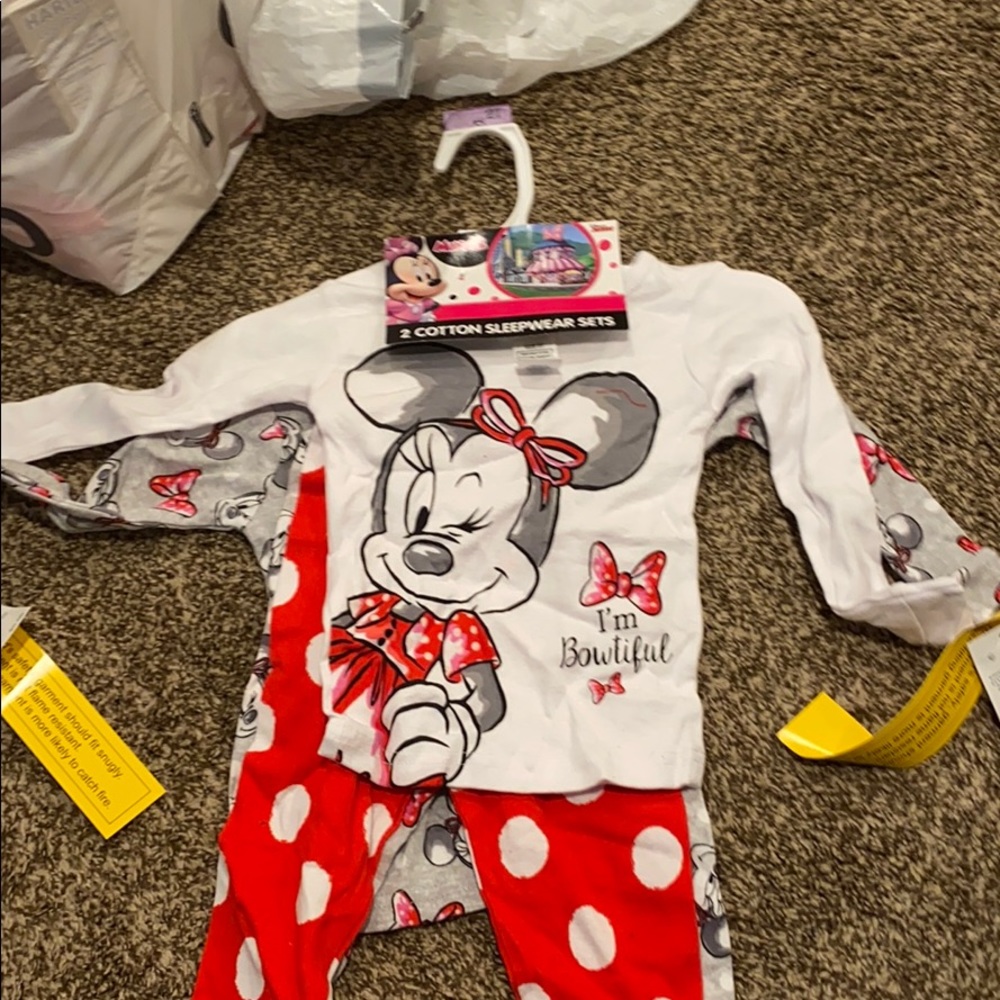Minnie Mouse sleepwear set